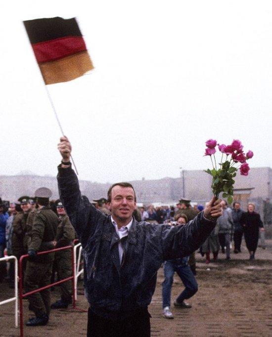 Upadek muru berlińskiego otworzył drogę do zjednoczenia Niemiec, Berlin, listopad