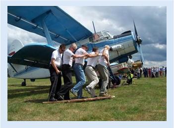 Polski i zagranicy, a lądowanie statków powietrznych z Litwy, Czech, Szwecji, Niemiec, a nawet USA, nikogo nie dziwi. Mazury AirShow to impreza pod wieloma względami wyjątkowa.