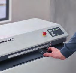 x Opatentowana geometria mechanizmu tnącego i solidne płyty boczne