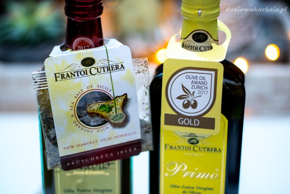 Frantoi Cutrera to rodzinna firma, która od 1906 roku uprawia z wielką pasją drzewa oliwne w południowo-wschodniej części Sycylii, w górach Monte Iblei.