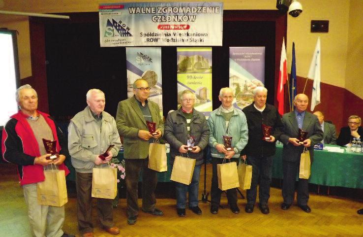 W wy - pad ku gi nie Zbi gniew Cy bul ski, w War sza wie kon cer tu je ze spó The Rol - ling Sto nes. Pol sk od wie dza rów nie pre - zy den ta Fran cji, gen. Ch. de Gaul le a.