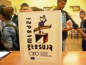 zimą i chociaż troszeczkę ogrzeją ich samotny żywot Wszystkim, którzy wsparli akcję, gorąco dziękują mieszkańcy schroniska wraz z opiekunami oraz organizatorzy.