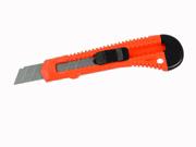 31 G01843 Utility knife 100x18x0.5mm with 6 blades type nr.