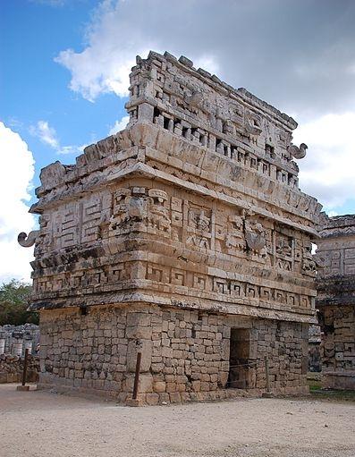 Procedura obliczeniowa Kościół w Chichén Itzá Poy własne Dokładność 5 mm Unrounding Wybór zbioru treningowego Budynki odrestaurowane Brak rekonstrukcji Wyy architektoniczne
