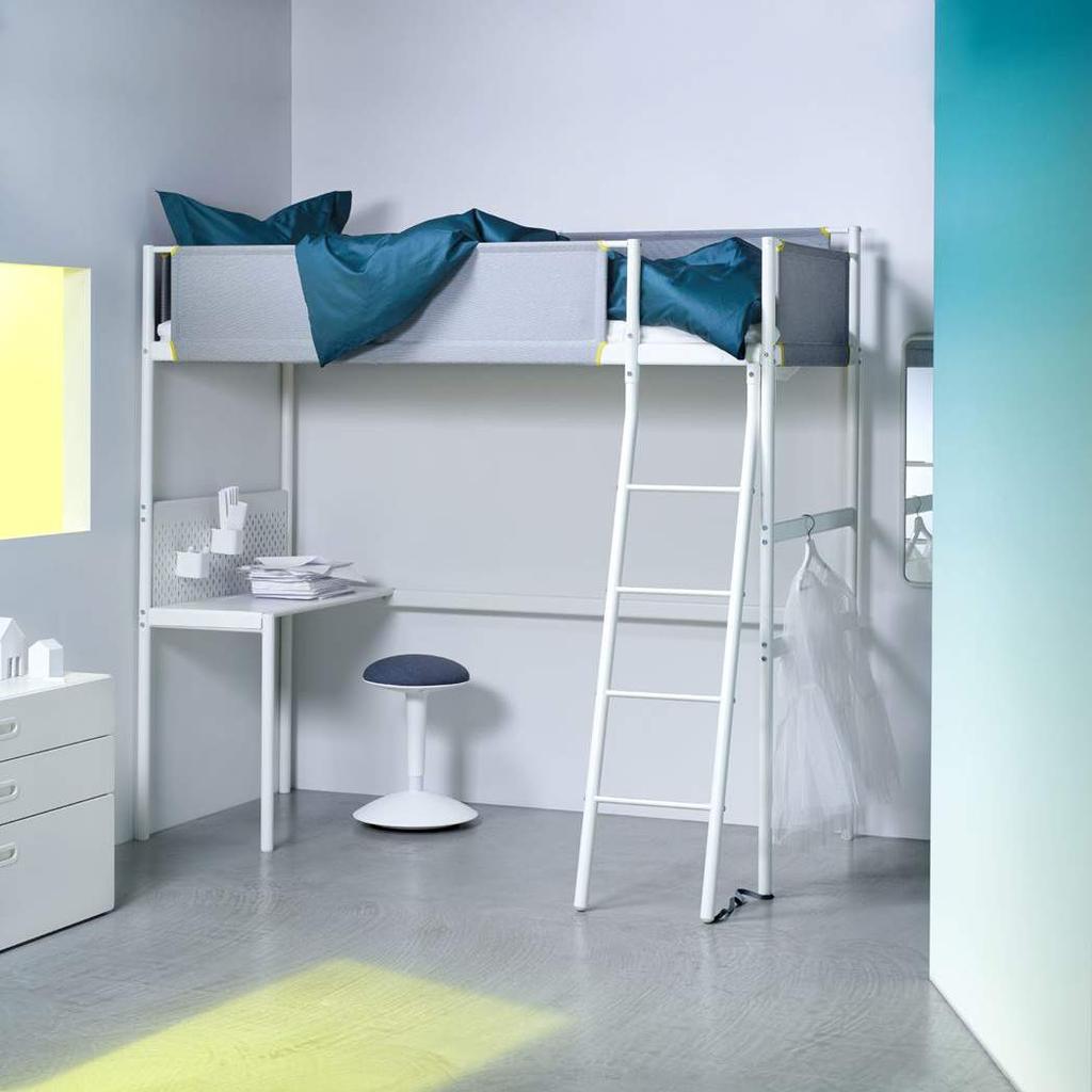 Materiay prasowe IKEA / Sierpień 2019 / 11 Łóżko piętrowe/na antresoli VITVAL Gdy w pokoju dziecięcym lub innym wspólnym miejscu do spania jest dość ciasno, świetnym rozwiązaniem mogą okazać się