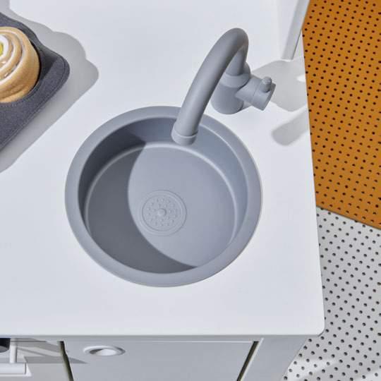 Materiay prasowe IKEA / Sierpień 2019 / 15 PH161811 SPISIG kuchnia do zabawy z