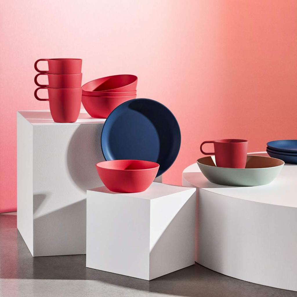 Materiay prasowe IKEA / Sierpień 2019 / 48 Seria TALRIKA Nie ma nic lepszego niż mocny kolor, który ożywia stół w jadalni.