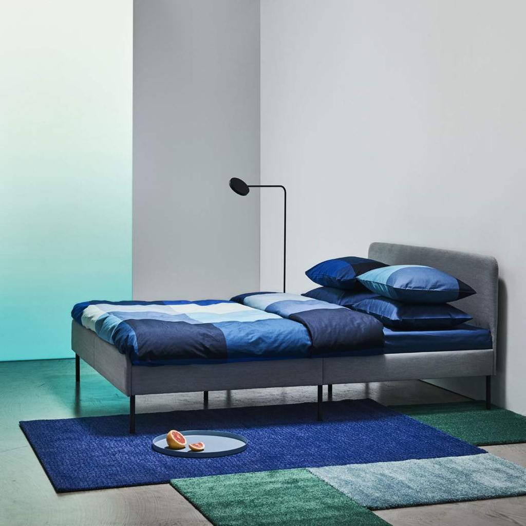 Materiay prasowe IKEA / Sierpień 2019 / 6 Łóżko tapicerowane SLATTUM W tym miesiącu wprowadzamy do naszej oferty nowe łóżko tapicerowane, zaprojektowane z myślą o luksusie i wyjątkowym komforcie.