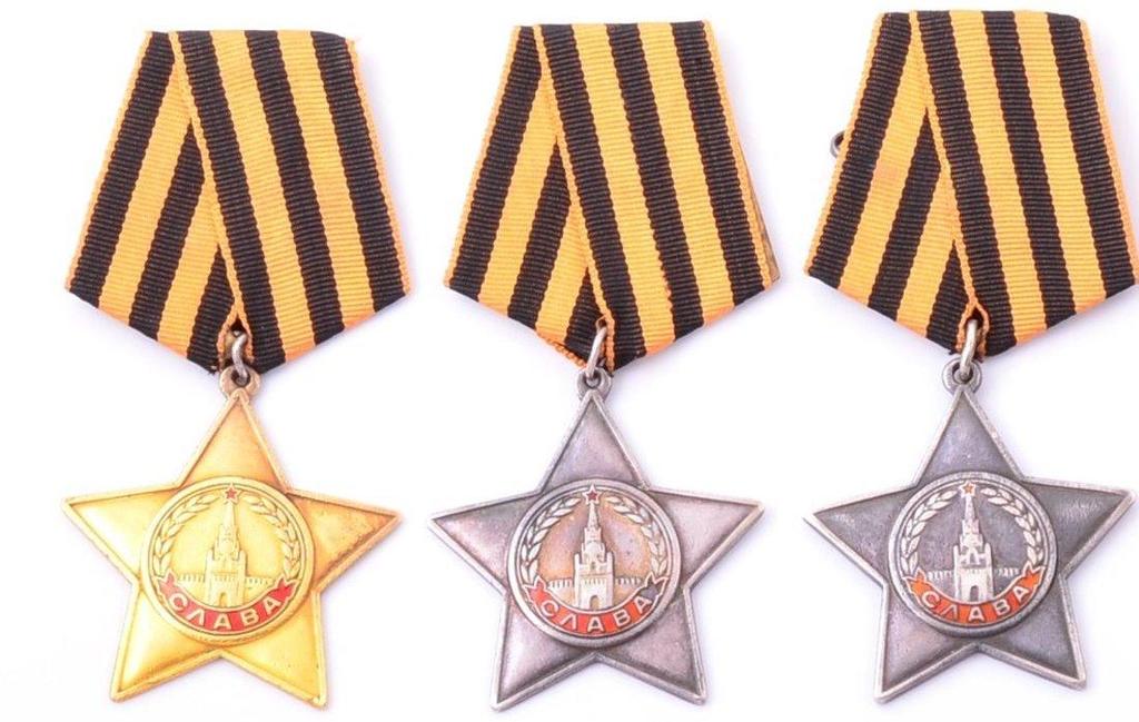 Order Chwały (ros. Орден Славы) Statut orderu. Order Chwały został ustanowiony dekretem Prezydium Rady Najwyższej ZSRR z dnia 8 listopada 1943 roku.