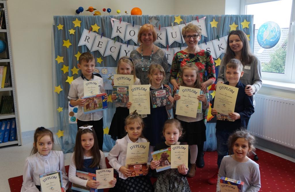 KĄCIK BIBLIOTEKI SZKOLNEJ... Konkurs recytatorski dla klas pierwszych pt. Mikołaj Kopernik i fascynujący wszechświat Konkurs recytatorski dla klas pierwszych odbył się 15 marca 2019r.