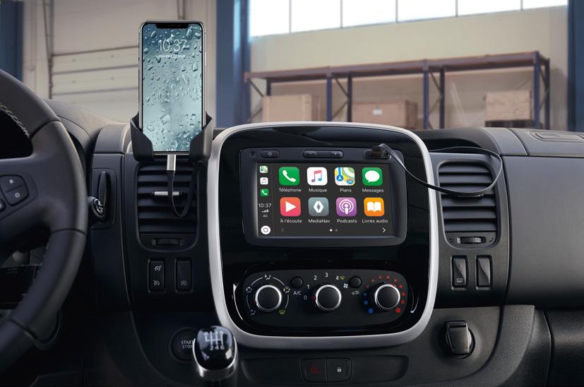 Łączność podczas jazdy 1. Nowe systemy multimedialne i usługi Renault Easy Connect zapewnią łączność w Nowym Renault TRAFIC.