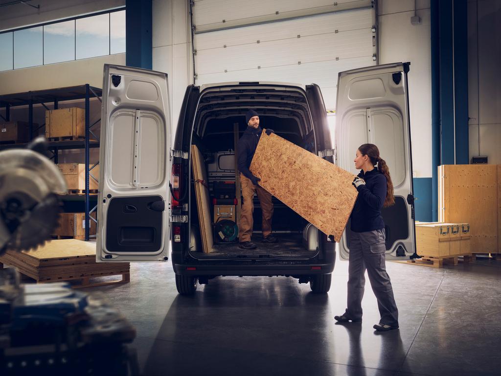 Dopasowany do Twojej ekipy i sprzętu Czy to ludzie, czy też towar, Nowe Renault TRAFIC poradzi sobie ze wszystkim.