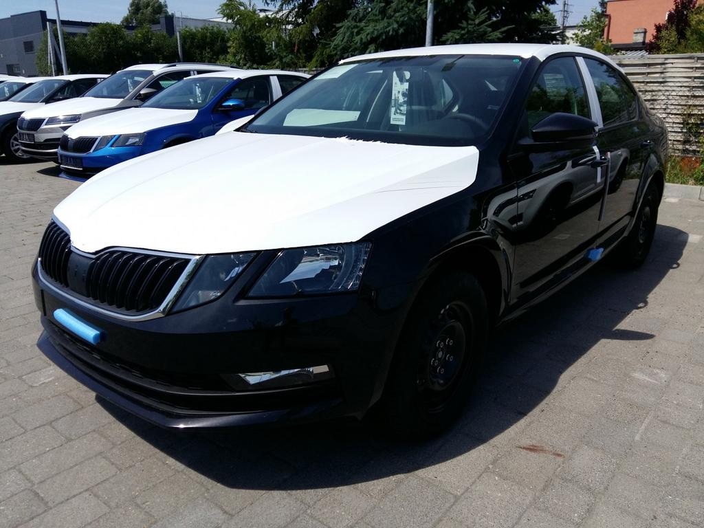 Škoda Octavia Nr oferty: 616954 79 589 71 589 zł ŠKODA Octavia Active Kolor: Czerń Magic Perłowy Wersja wnętrza: Ciemne Silnik: 1.0 TSI 115 KM TURBO Skrzynia 6-biegowa manualna Maks.