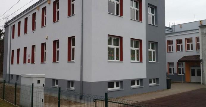 Rys. 38. Budynek Szkoły Podstawowej w Niegosławiu po remoncie źródło: drezdenecka.