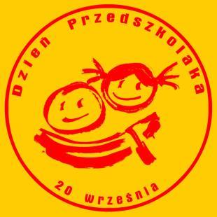 najlepsze życzenia. Następnie przedszkolaki uczestniczyły w zabawach przy muzyce, grach zorganizowanych z wykorzystaniem kolorowej chusty, pajączków.