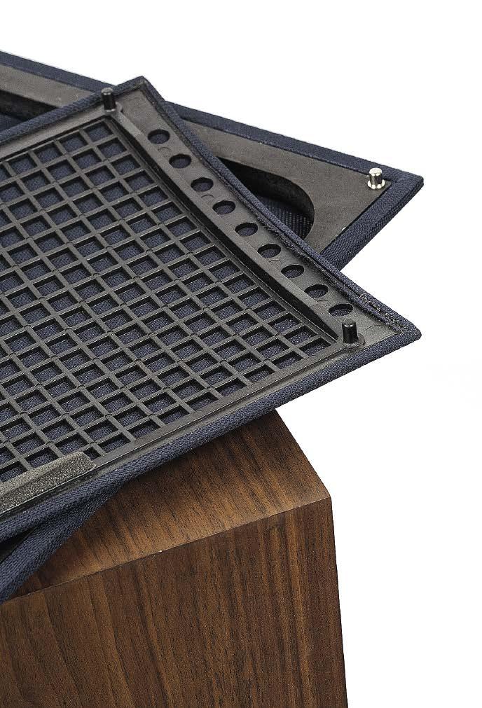 TESTY HI-FI ODSŁUCH Obydwa modele niebieskich monitorów (4306 i 4307) miałem do dyspozycji w jednym miejscu i czasie, mogłem porównywać je swobodnie i rozwiewać wszelkie wątpliwości, wracając do