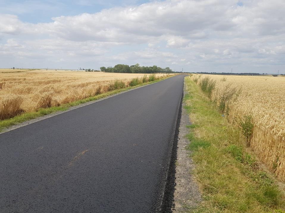 Odbudowa drogi gminnej Przybyłowice Słup Wykonano nową nawierzchnię asfaltową na całej długości