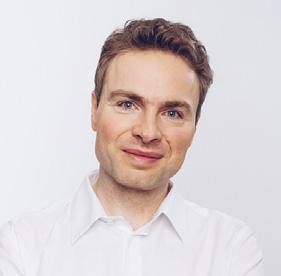 Uczestniczył w licznych projektach związanych z tworzeniem oraz wdrożeniem strategii z zakresu marketingu, komunikacji zewnętrznej (PR/IR/Employer Branding) oraz wewnętrznej, między innymi dla takich