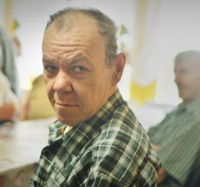 Ta świadomość jest bardzo bolesna, dlatego często uruchamiają takie mechanizmy obronne jak zaprzeczanie objawom, nawet przed samym sobą oraz ukrywanie ich przed otoczeniem.