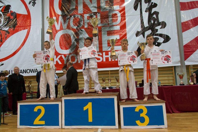 limanowskich zawodników Renata Sukiennik, Dariusz Wajda i Bartłomiej Wajda to medaliści Mistrzostw Europy w Karate Kyokushin, które odbyły się tydzień temu w Estonii.