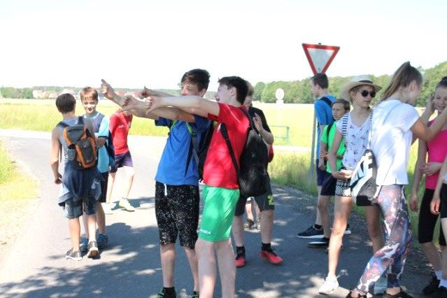 Po tym zo so wšitko wotrěča a rozkładowaše, podachu so lětniki na podate stacije. Ćopłoty dla wotmě so sportowy swjedźeń w bliskosći Łazkowskeho lěsa.