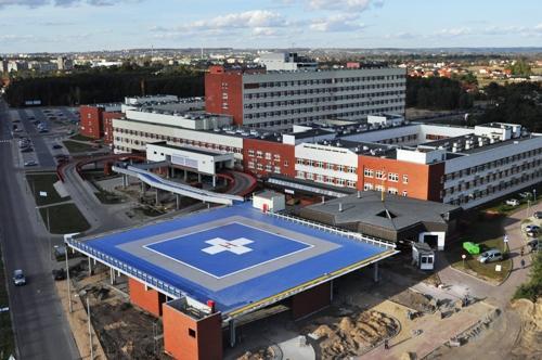 Fot. 3. Lądowisko wyniesione dla śmigłowców na terenie szpitala specjalistycznego w Grudziądzu (wykonane na nowej konstrukcji) Fot. 4.