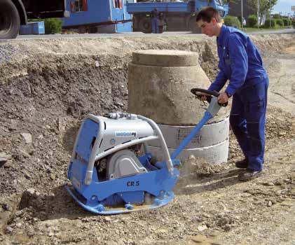 Duże siły odśrodkowe i bezstopniowe hydrauliczne przełączanie kierunku posuwu przód tył, są podstawą optymalnego zagęszczania prawie wszystkich materiałów stosowanych w ziemnych pracach budowlanych.