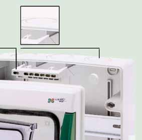 Earth/neutral bar Osłabienia w ściankach Knock - outs Kołki z możliwością plombowania 1/4 Sealable 1/4 turn screw Opcjonalny zamek