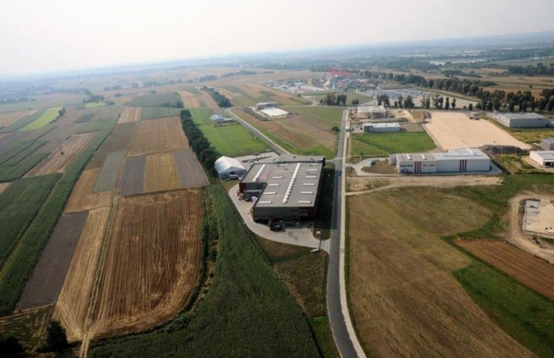 ATRAKCYJNA OFERTA INWESTYCJNA Strefa Aktywności Gospodarczej w Zatorze 2010 pierwszy