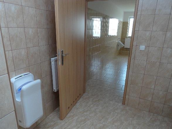 toalet szkolnych i przyłączy kanalizacji