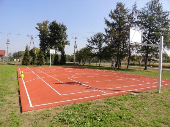 budowa zadaszenia na przejściu komunikacyjnym między budynkiem szkoły, a salą gimnastyczną 99.