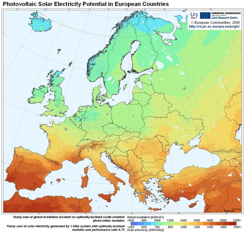 użytkowej lub do suszenia płodów rolnych. Poniższy rysunek przedstawia potencjał energetyczny bezpośredniego promieniowania słonecznego w Europie. Rysunek 23.
