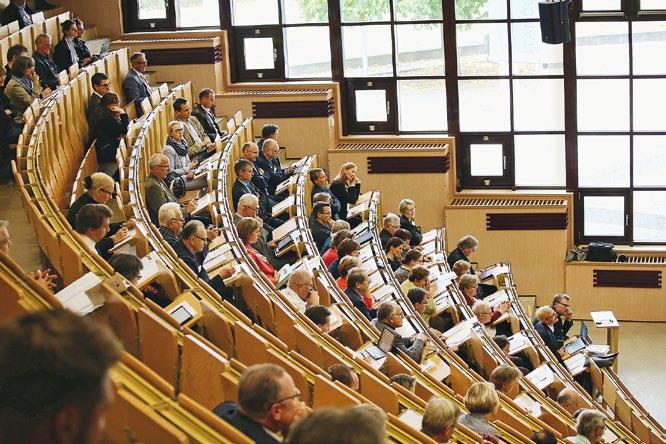 Martina Münch a jeje sakska amtska kolegina, statna ministarka za wědomnosć a wuměłstwo dr. Eva-Maria Stange.