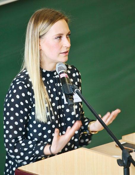Diskutěrowali su se teke pšašanja funkcionalnosći serbskich institucijow a statkownosć doněntejšnych napšawow k zdźaržanju serbskeje rěcy a jeje rewitalizacije.