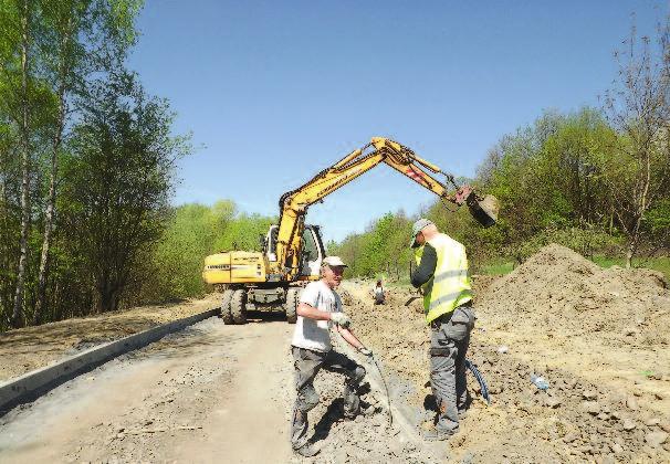 O bu do wę no we go cią gu ko mu ni ka cyj ny mię dzy sta rym mia - stem a na szy mi osie dla mi: XXX -le cia,
