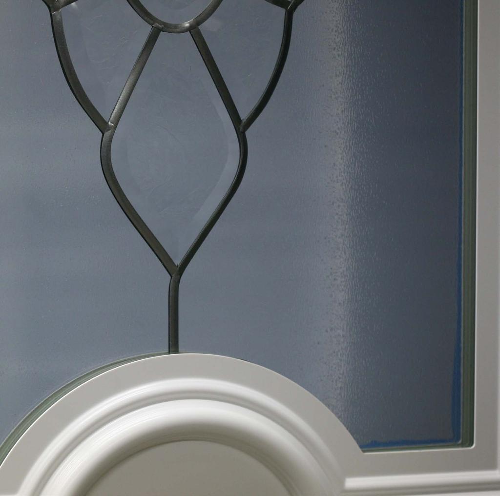 Wypełnienia klasycznych kształtów ozdobione tłoczonymi dekoracyjnymi ramkami Wypełnienia drzwiowe CLASSIC to połączenie ponadczasowo eleganckich krzywizn z szerokim wyborem szkieł motywowych i