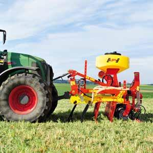 Agregat GS 300 M1 umożliwia wykonywanie czterech różnych czynności roboczych równocześnie, jest ekonomiczny oraz skutecznie ogranicza proces zagęszczania gleby. Dane techniczne Szerokość robocza.