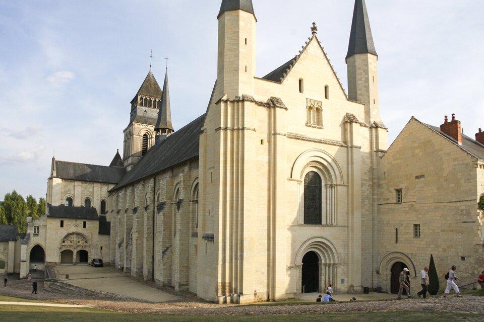 w czasie pełnienia przez opactwo funkcji penitencjarnych za sprawą Prospera Mérimée, ówczesnego inspektora generalnego ds. zabytków historycznych, dostrzeżono wysoką wartość historyczną budowli.