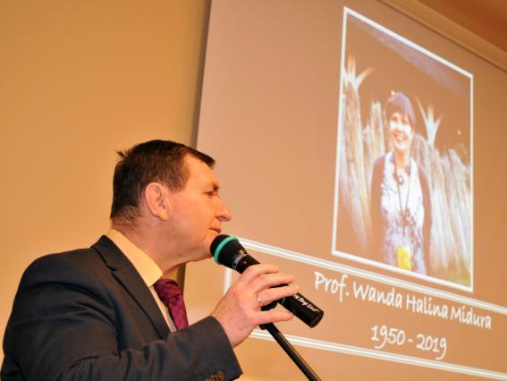 dr. hab.