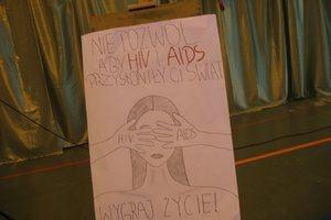 3 grudzień 4 grudzień Światowy Dzień AIDS W Zespole Szkół nr 2 w Golubiu -Dobrzyniu oraz w Zespole Szkół w Zbójnie odbyły się spotkania z młodzieżą.