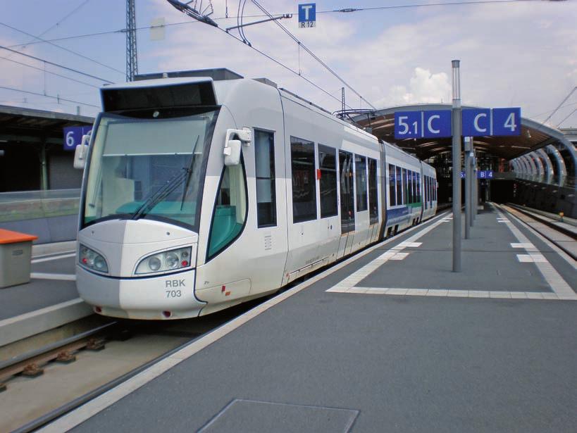 Marek Graff Tramwaje RegioCitadis w Kassel RegioTram na torze 5 stacji Kassel Hbf Pierwsze tramwaje w Kassel w Niemczech uruchomiono w 1877 r.