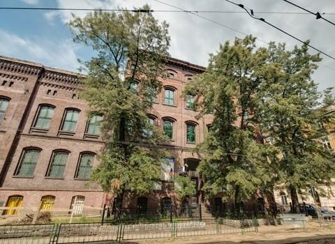OPIS STANU REALIZACJI DZIAŁAŃ I INWESTYCJI EMITENTA KATOWICE KOPERNIKA 3 STYCZYŃSKIEGO 1, 3, 5 Kompleks 4 przyległych budynków wzniesionych w 1910 roku.