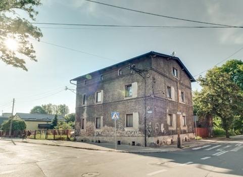 OPIS STANU REALIZACJI DZIAŁAŃ I INWESTYCJI EMITENTA CHORZÓW ARMII KRAJOWEJ 55 Kamienica czterokondygnacyjna (w tym poddasze), podpiwniczona o łącznej powierzchni ok. 1980 m 2.