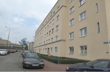 Budynek, w którym zlokalizowany jest przedmiotowy lokal Rzut przedmiotowego lokalu oznaczony kolorem żółtym 1.