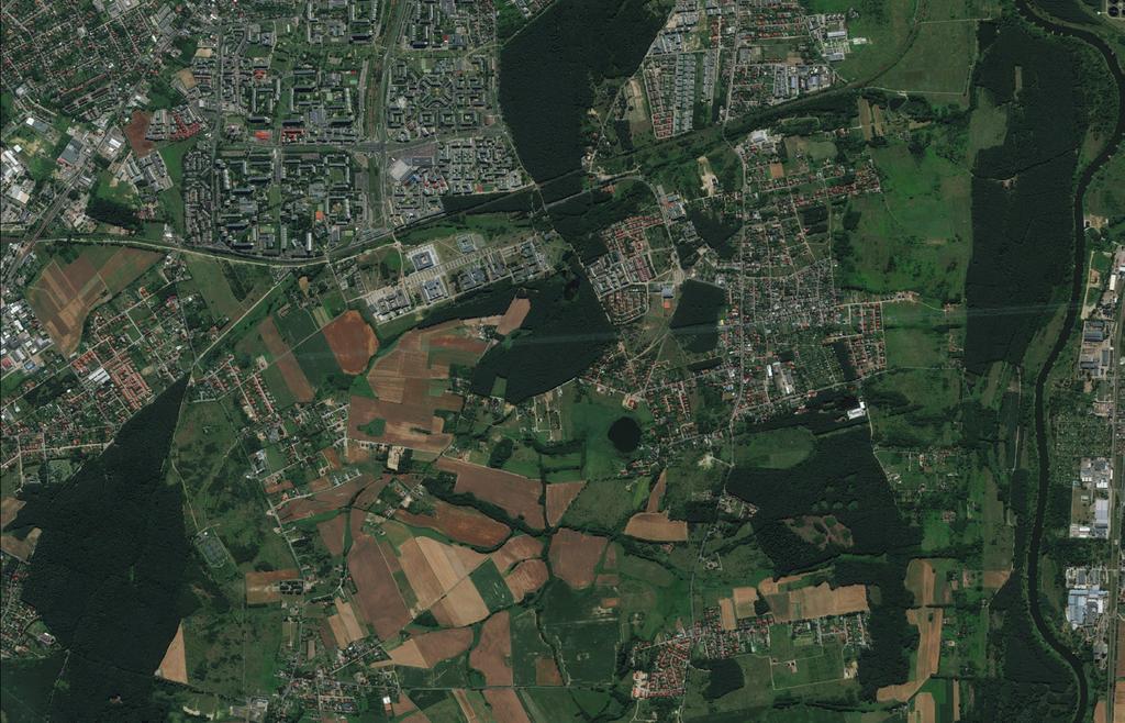 7.1. Położenie stacji Stacja Bazowa Zintegrowanego Monitoringu Środowiska Przyrodniczego Różany Strumień jest pierwszą stacją w programie ZMŚP w Polsce działającą w granicach dużej aglomeracji