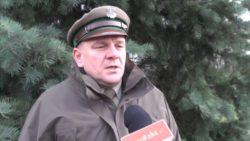 polowaniu. Cały rok utrzymywane są na przykład pasy zaporowe, dzięki którym zwierzyna nie wychodzi z lasu na pola. Także to jest gospodarka łowiecka, jak w rolnictwie.