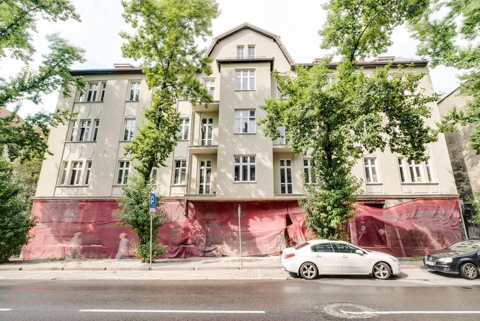 Odtworzenie pierwotnego stanu kamienicy. Zmiana systemu CO na bazie dostawcy.