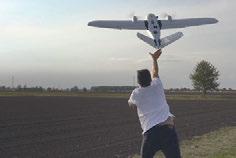 autonomiczne. Kamera wysokiej rozdzielczości i zdjęcia połączone z geopozycją pozwolą Ci z chirurgiczną precyzją stworzyć cyfrowy model terenu.
