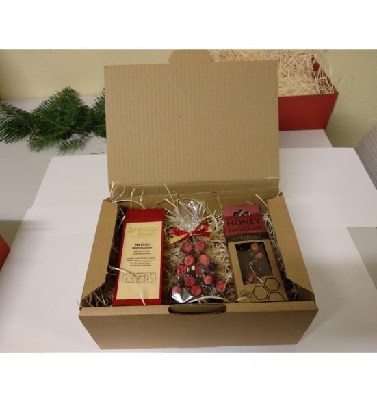 Id: 39 E Choinka z czekolady Czekolada deserowa malina chili 60g Od 20 szt.: 55 Netto Od 50 szt.: 50 Netto Od 100 szt.: 46 Netto Od 250 szt.: 45 Netto Od 500 szt.: 43 Netto Od 1000 szt.