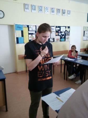 Aktywność słuchaczy była nagradzana słodyczami, co chyba było czymś wyjątkowym na lekcji.